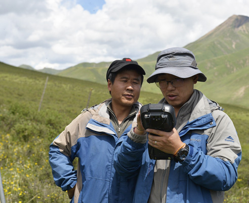 測(cè)繪戰(zhàn)士在青海，山下的測(cè)繪尖兵
